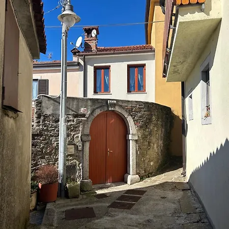 Ancient Village Apartman *